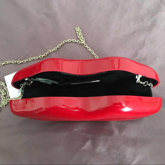 -SOLD- Red Lips Clutch or Crossbody - Picture 2 of 7